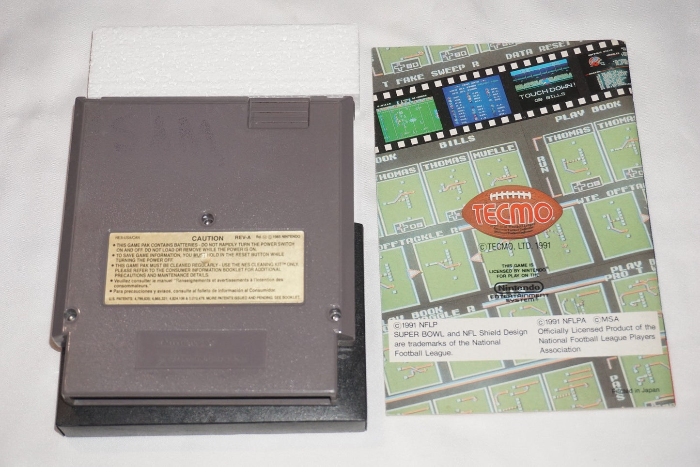 Tecmo Super Bowl (Nintendo NES) Complete in Box CIB