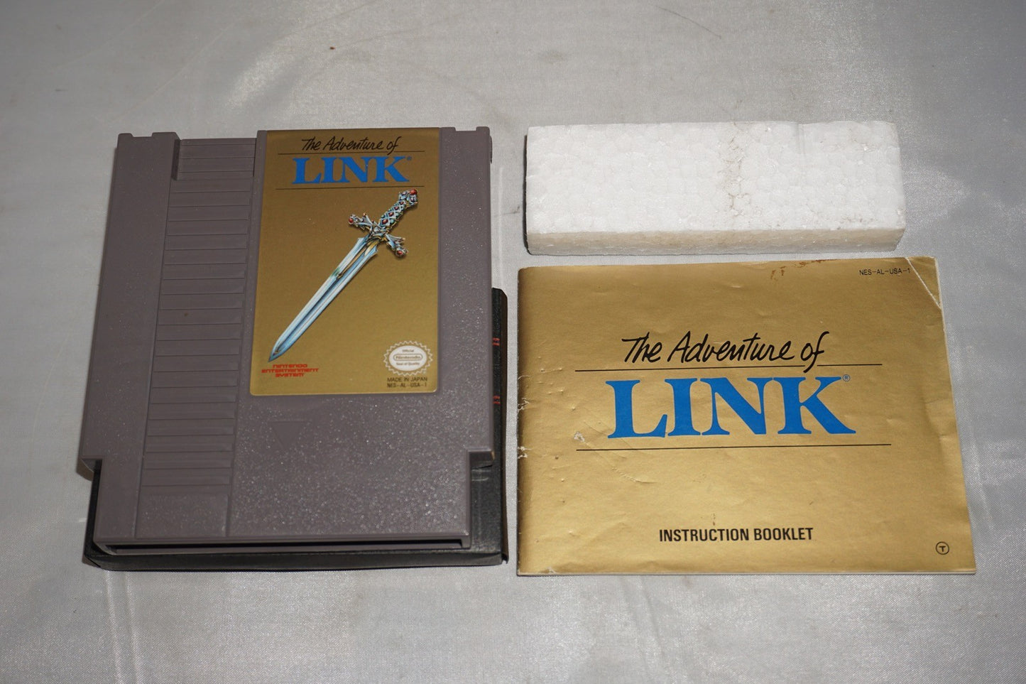 Adventures Of Link Zelda II 2 (Nintendo NES) Complete in Box CIB