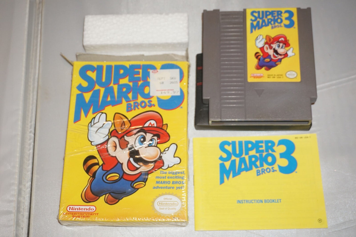 Super Mario Bros 3 (Nintendo NES) Complete in Box CIB Near Mint #5
