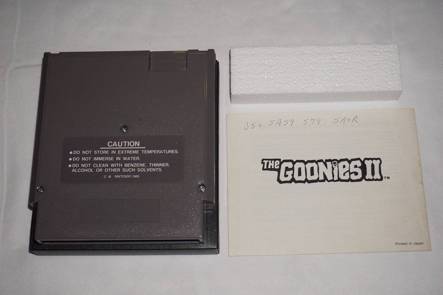 Goonies II 2 (Nintendo NES) Complete in Box CIB