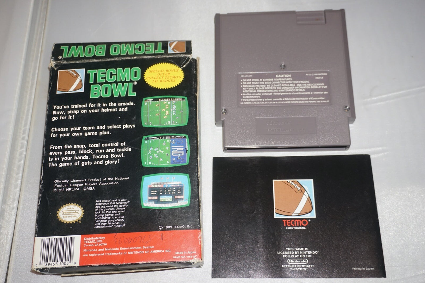 Tecmo Bowl (Nintendo NES) Complete in Box CIB #4