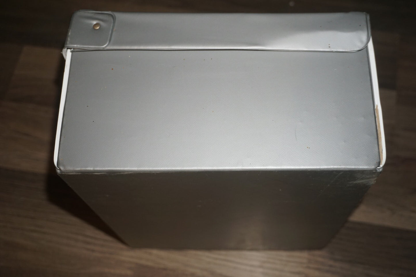 Nintendo NES Game Pak Case With 8–bit Mario Graphic Holds 16 Cartridges