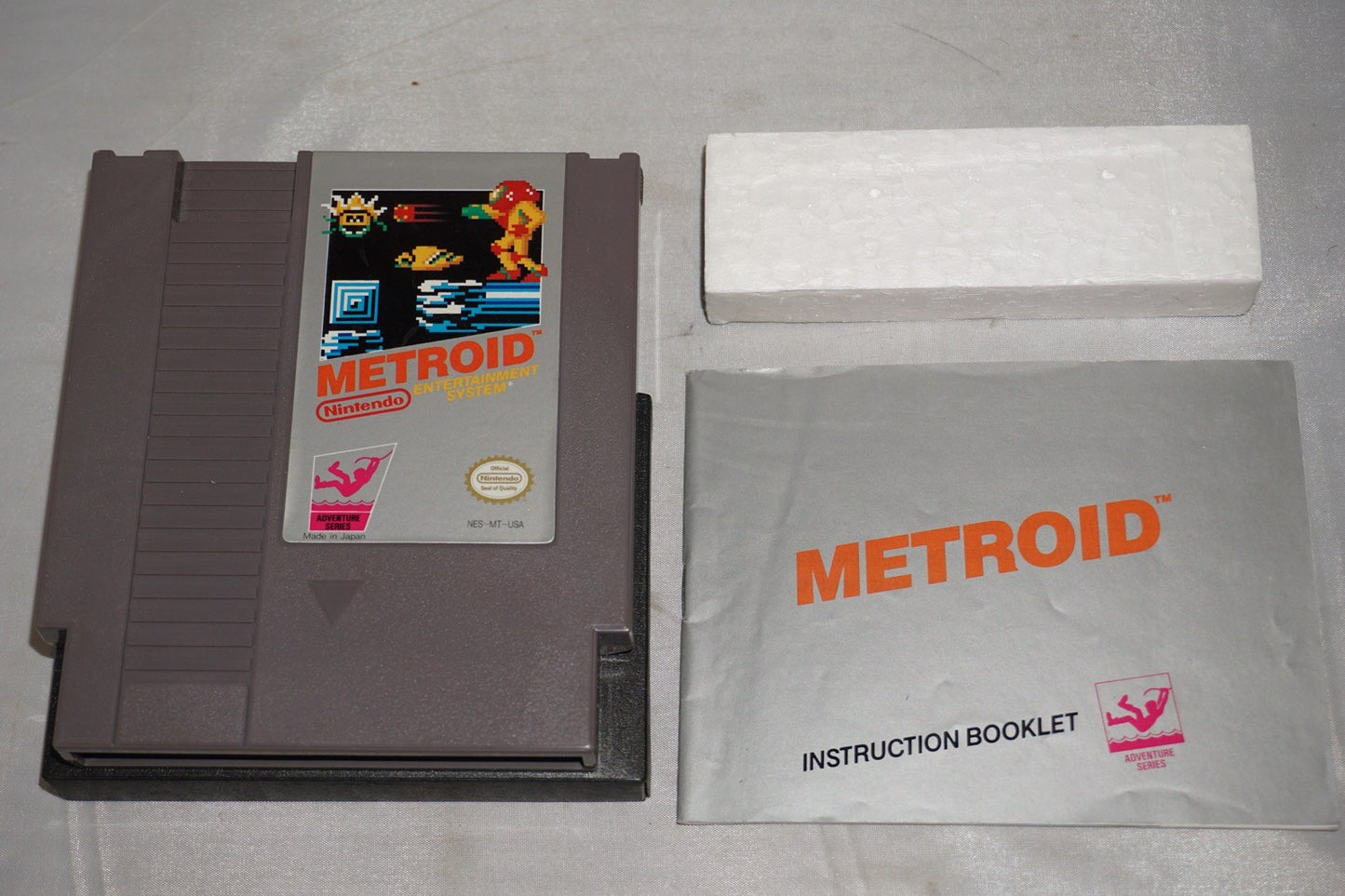 Metroid (Nintendo NES) Complete in Box CIB