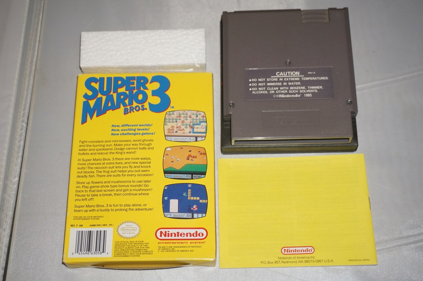 Super Mario Bros 3 (Nintendo NES) Complete in Box CIB Near Mint #2