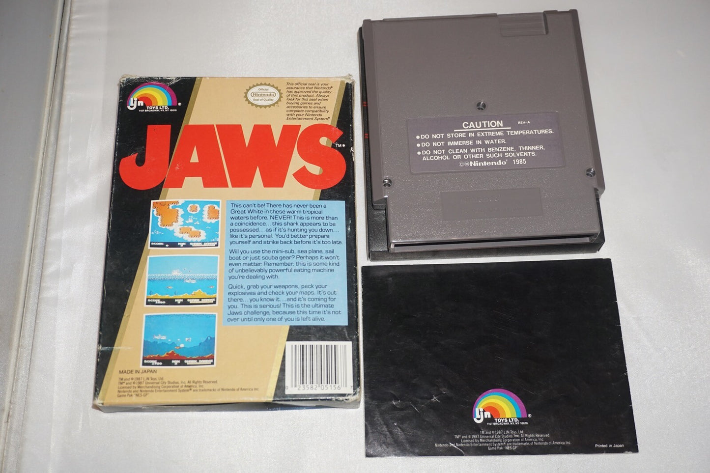 Jaws OVAL (Nintendo NES) Complete in Box CIB