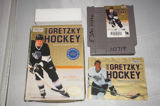Wayne Gretzky Hockey (Nintendo NES) Complete in Box CIB