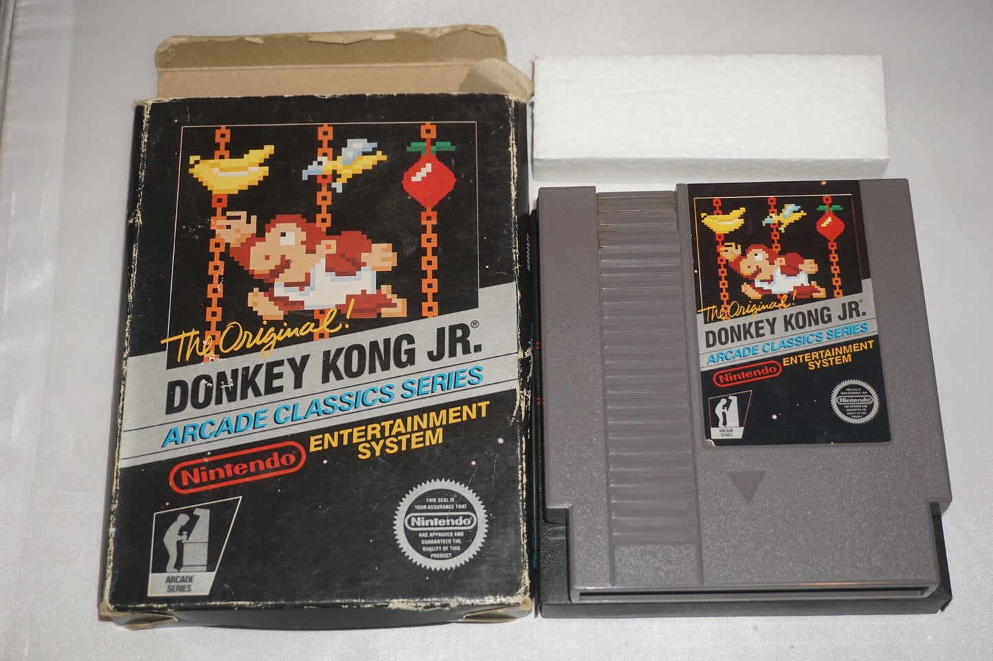Donkey Kong Jr (Nintendo NES) with Box
