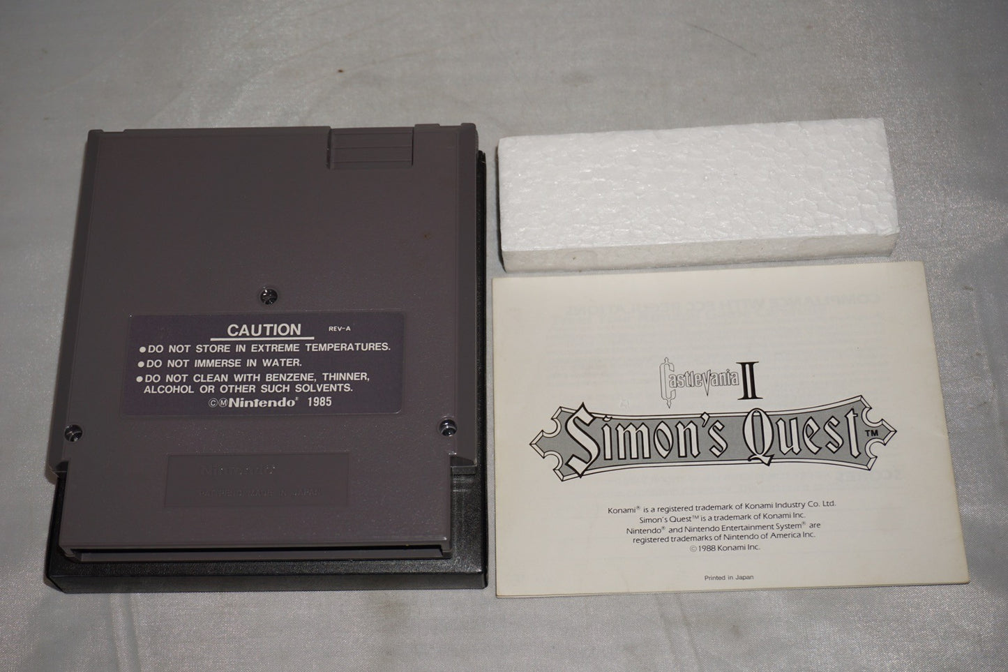 Castlevania II Simon's Quest 2 (Nintendo NES) Complete in Box CIB