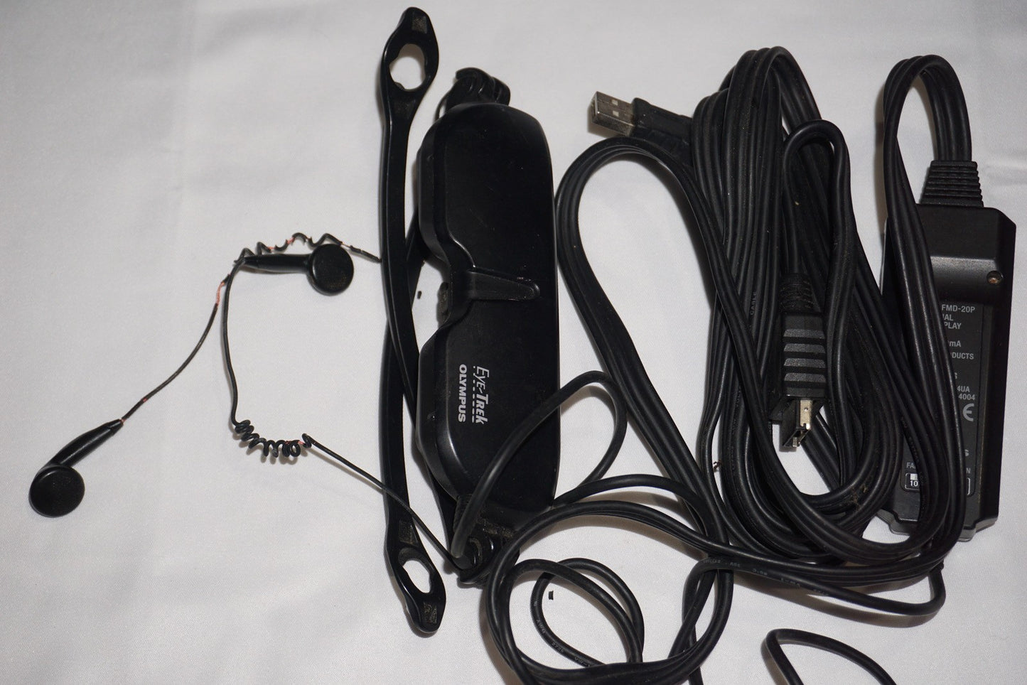 Olympus Eye Trek FMD-150WG VR Glasses Virtual Gaming Sony PlayStation 2/DVD