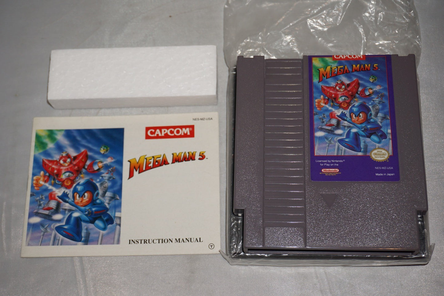 Mega Man 5 (Nintendo NES) Complete in Box CIB