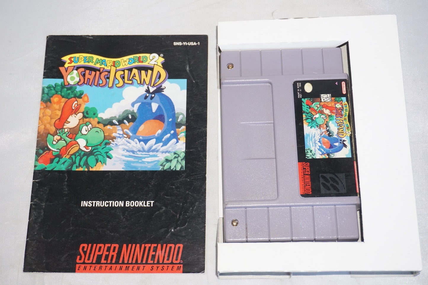 Yoshi's Island (Super Nintendo SNES) Complete in Box CIB