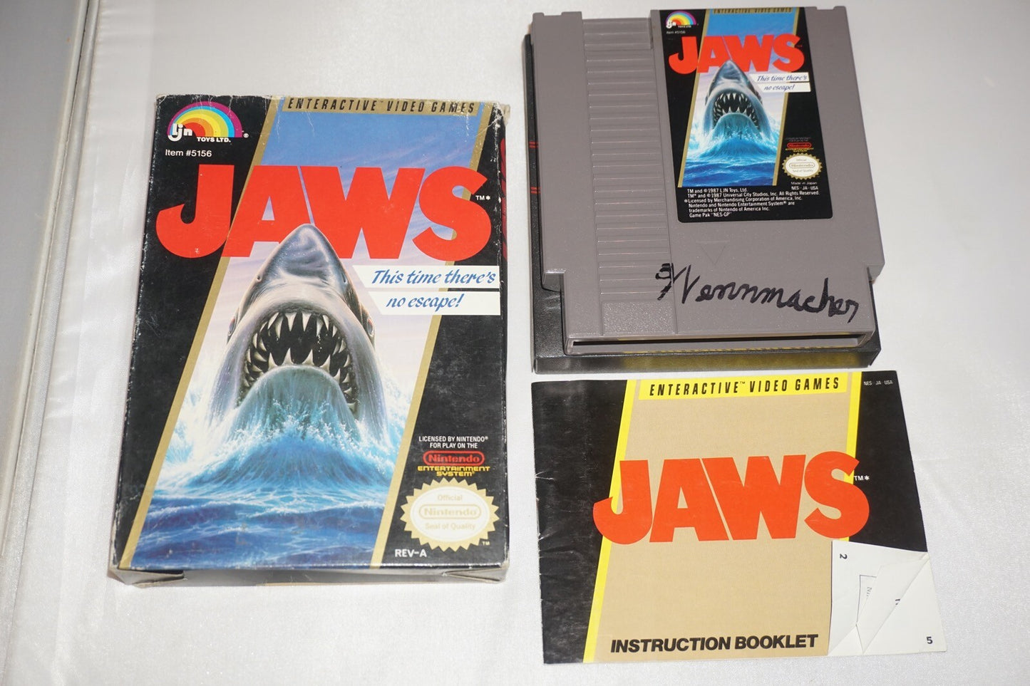 Jaws OVAL (Nintendo NES) Complete in Box CIB