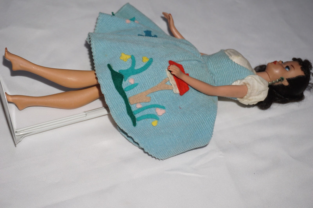 Brunette Barbie #4 in Friday Night Date #979 Vintage Mattel