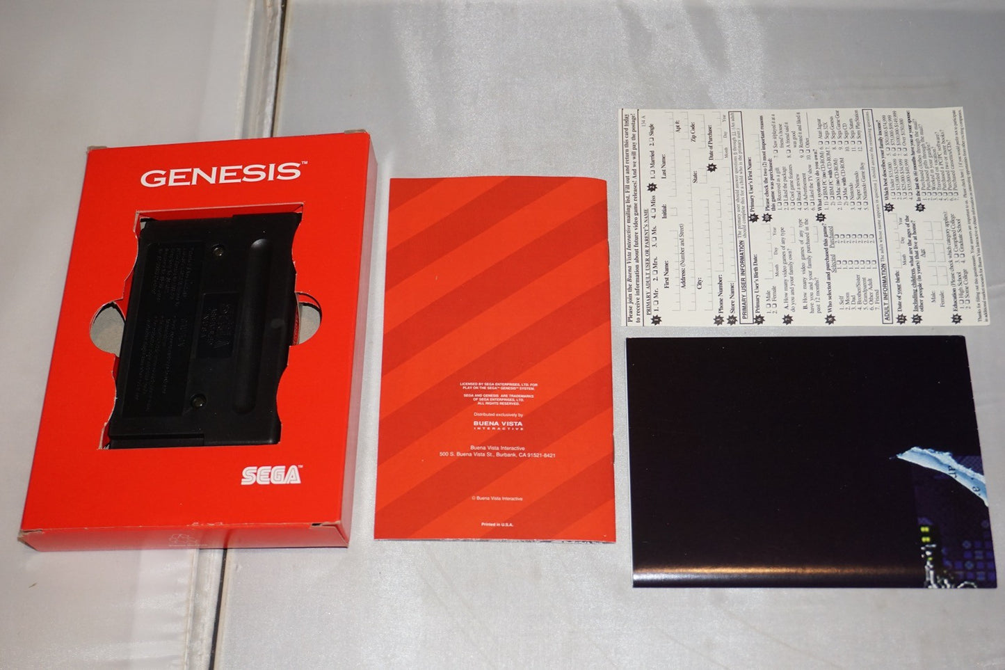 Gargoyles (Sega Genesis) Complete in Box w/ Reg Card Poster CIB