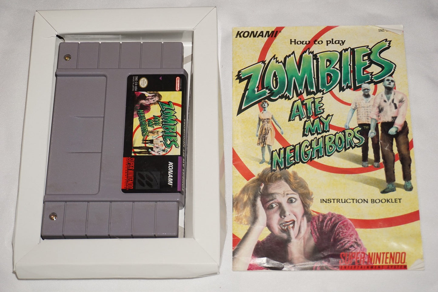 Zombies Ate My Neighbors (Super Nintendo SNES) Complete in Box CIB