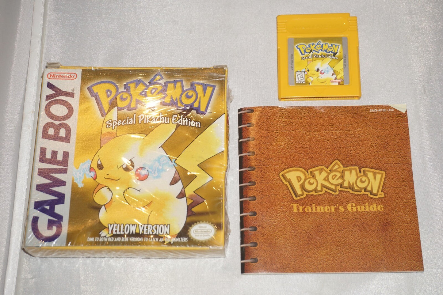 Pokemon Yellow (Nintendo Gameboy Game Boy) Complete CIB Near Mint