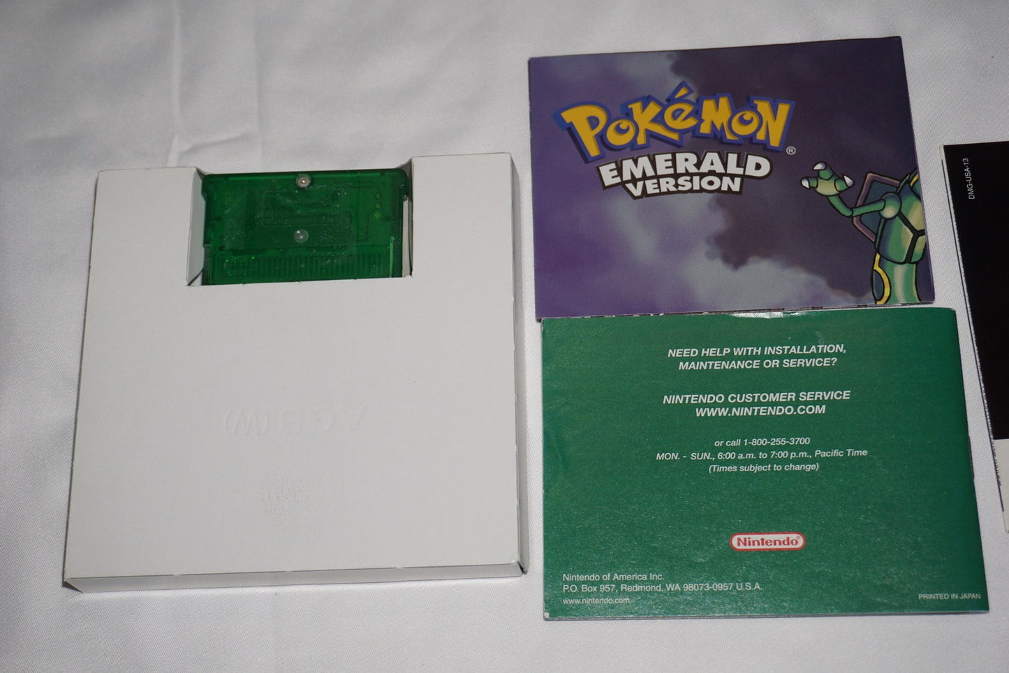 Pokemon Emerald (Game Boy Advance GBA ) Complete in Big Box w/ Carrying Case