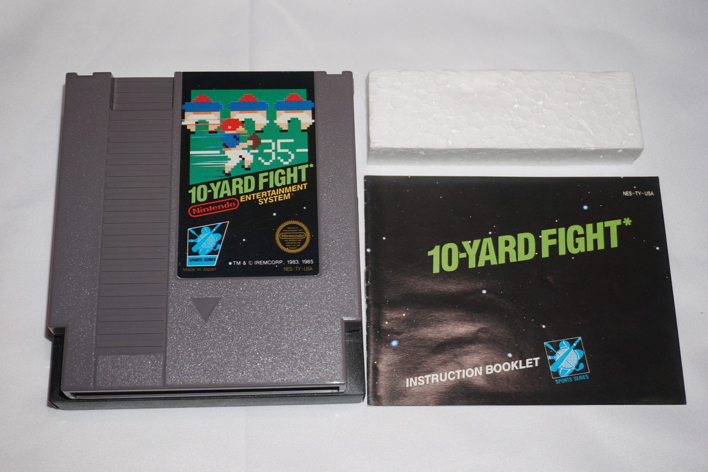 10 Yard Fight (Nintendo NES) Complete in Box CIB