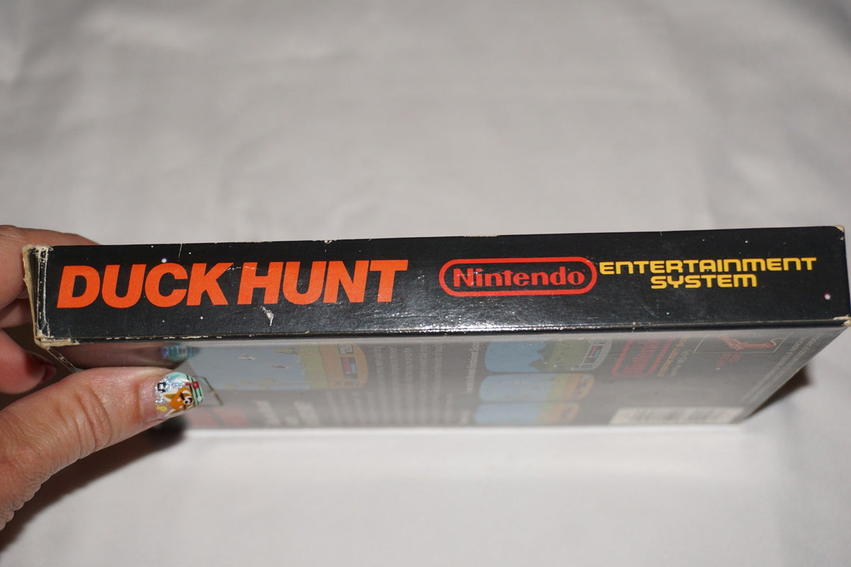 Duck Hunt Hangtab 5 Screw (Nintendo NES) Complete in Box CIB