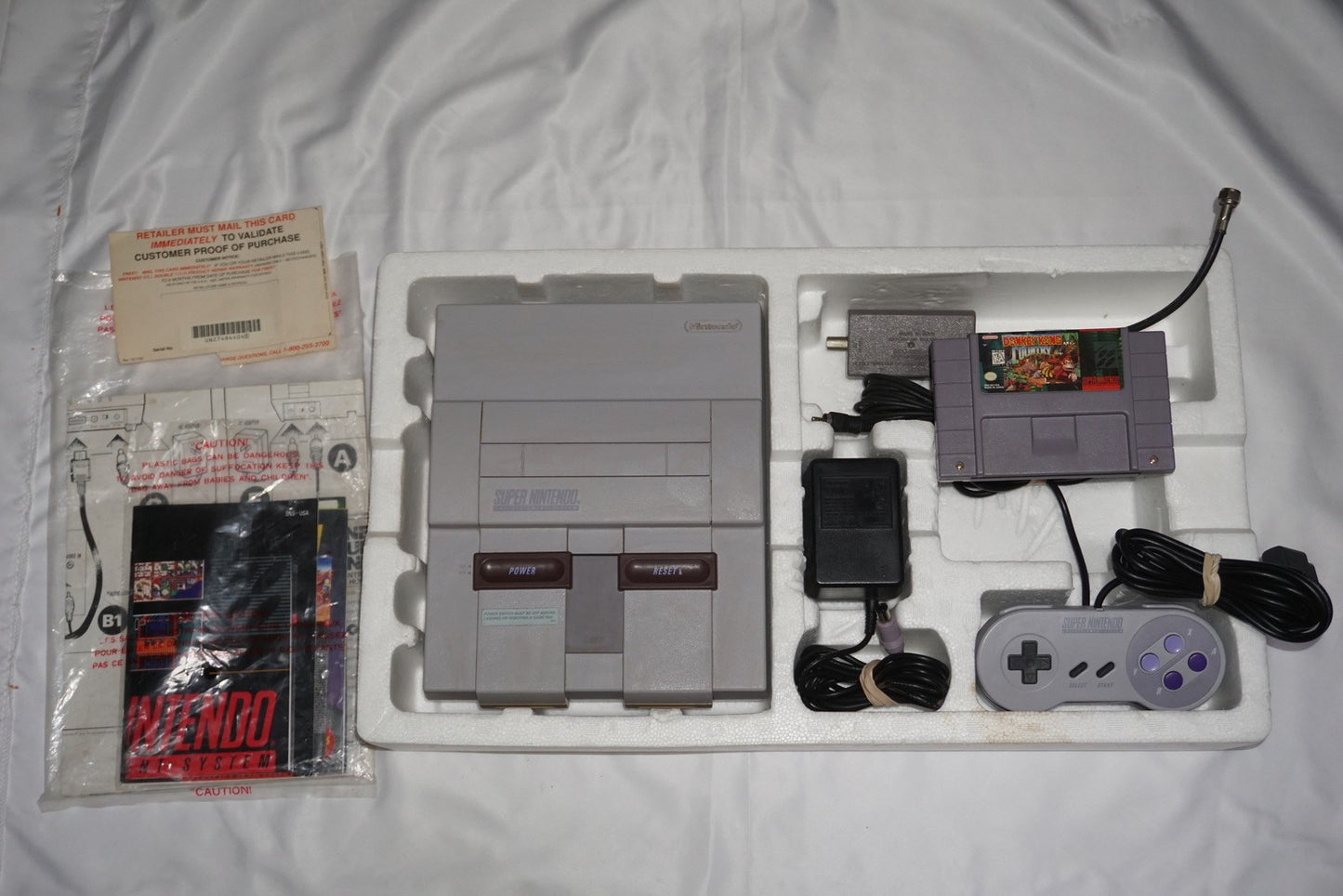 Donkey Kong Country Super Nintendo SNES Console System Matching Serial CIB Box