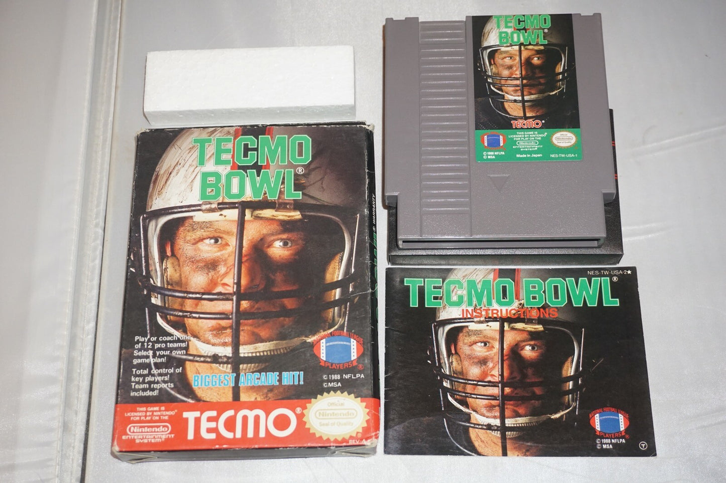 Tecmo Bowl (Nintendo NES) Complete in Box CIB #6