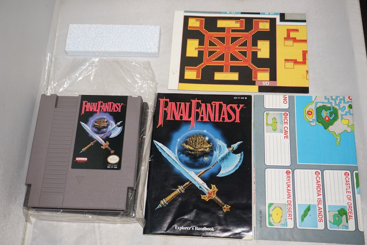 Final Fantasy (Nintendo NES) Complete in Box w/ Maps CIB