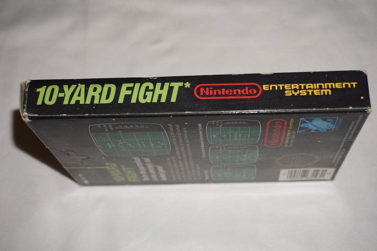10 Yard Fight Hangtab 5 Screw (Nintendo NES) Complete in Box CIB