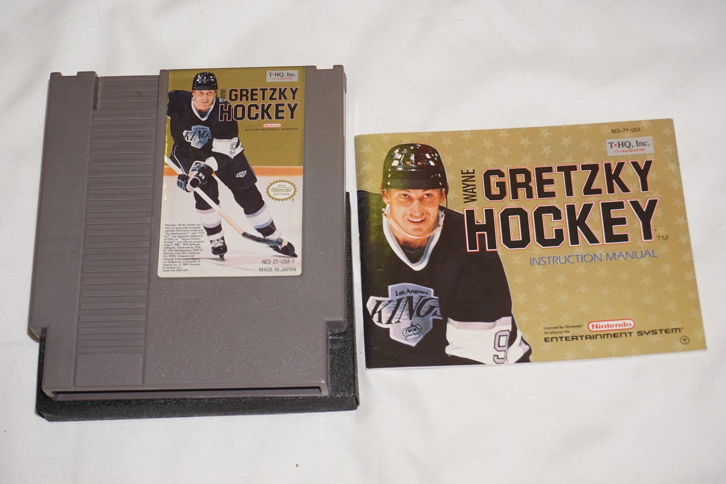 Wayne Gretzky Hockey (Nintendo NES) Complete in Box CIB