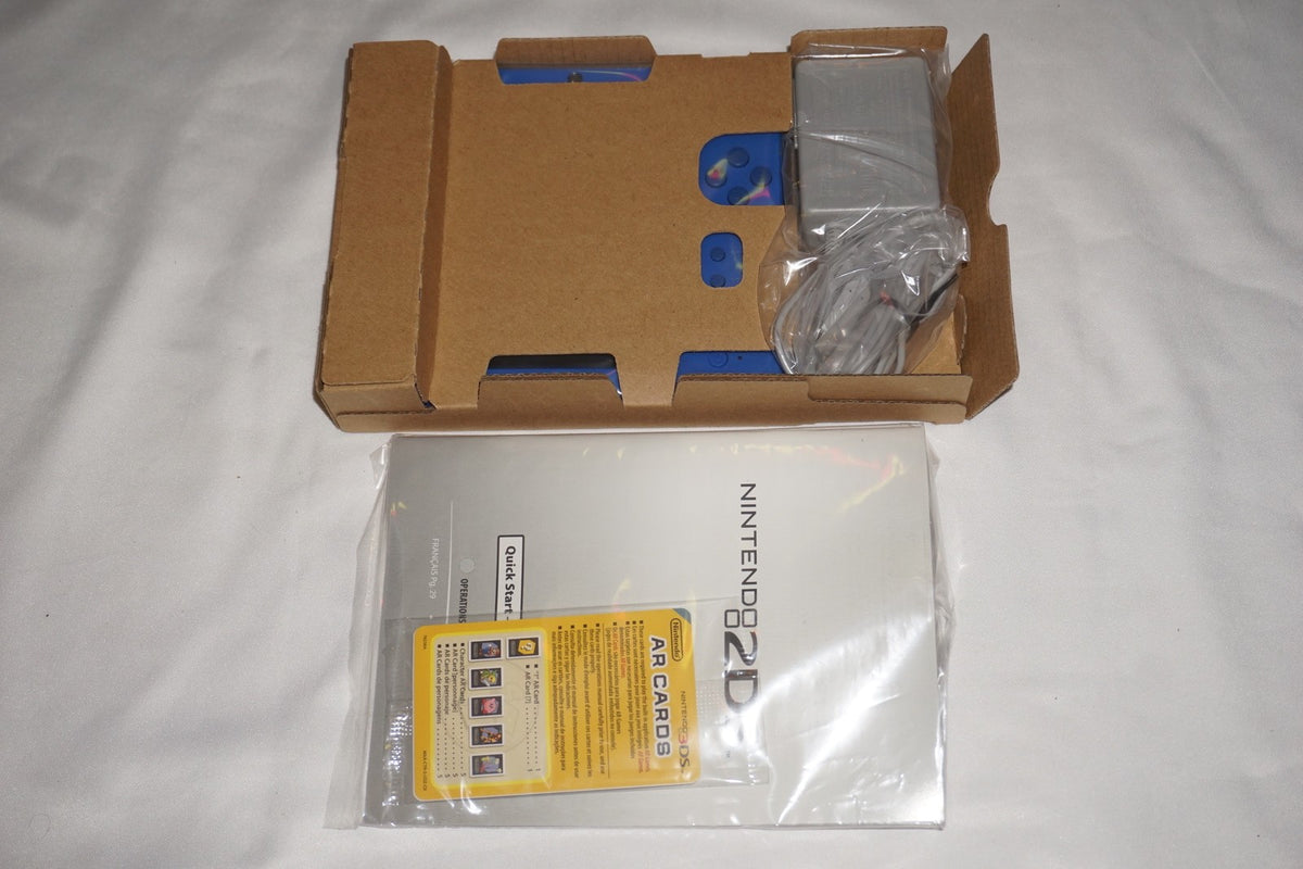 Mario Kart 7 Limited Edition 4GB Electric Blue 2DS Console System NEW