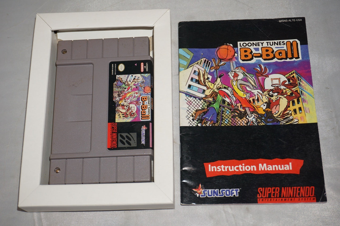 Looney Tunes B-Ball (Super Nintendo SNES) Complete in Box CIB