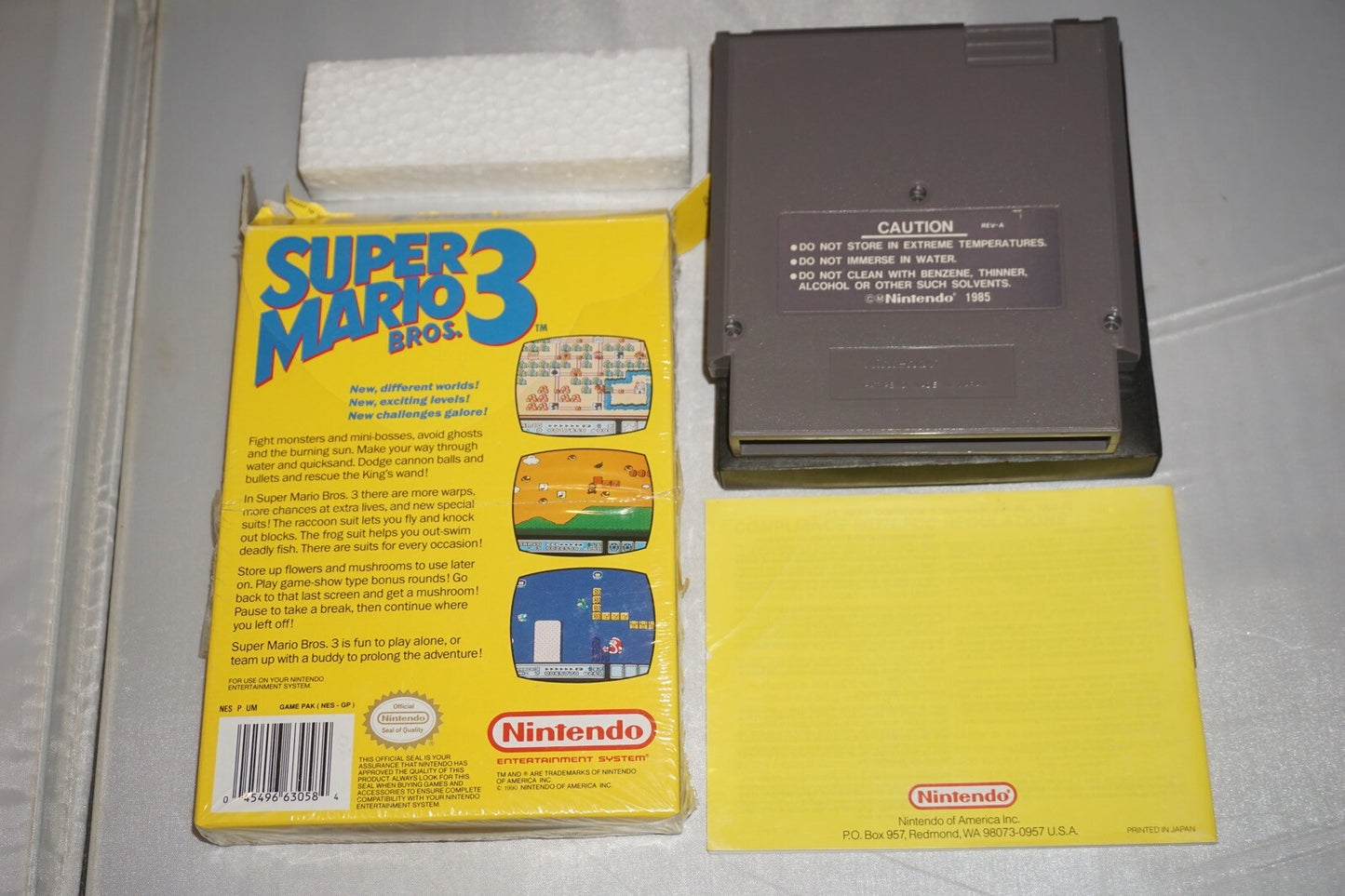 Super Mario Bros 3 (Nintendo NES) Complete in Box CIB Near Mint #5