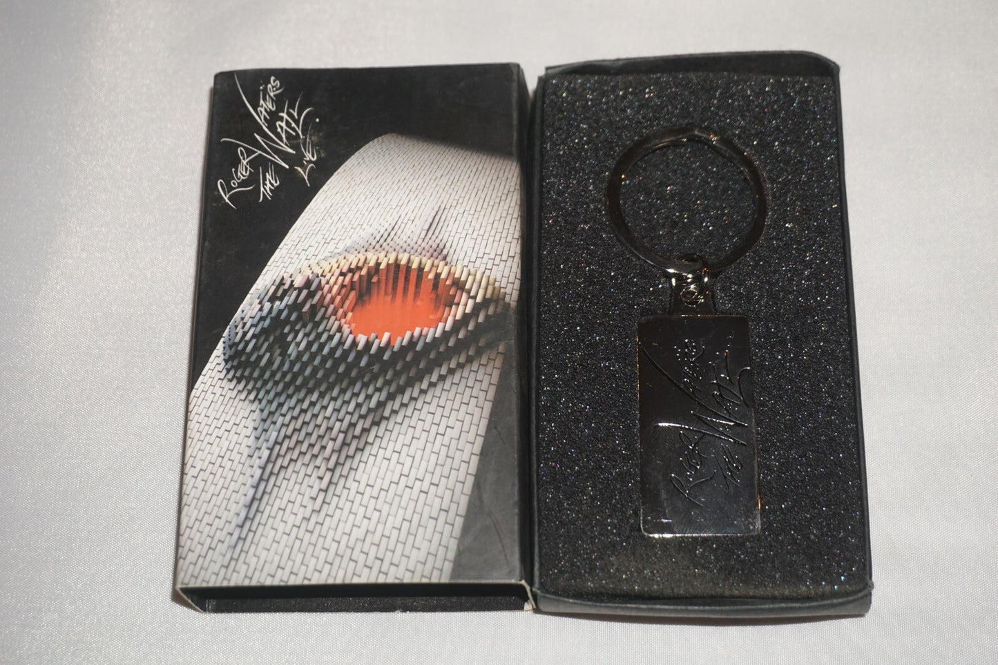 Pink Floyd/ Roger Waters The Wall Live VIP Chrome Concert Brick Keyring Keychain