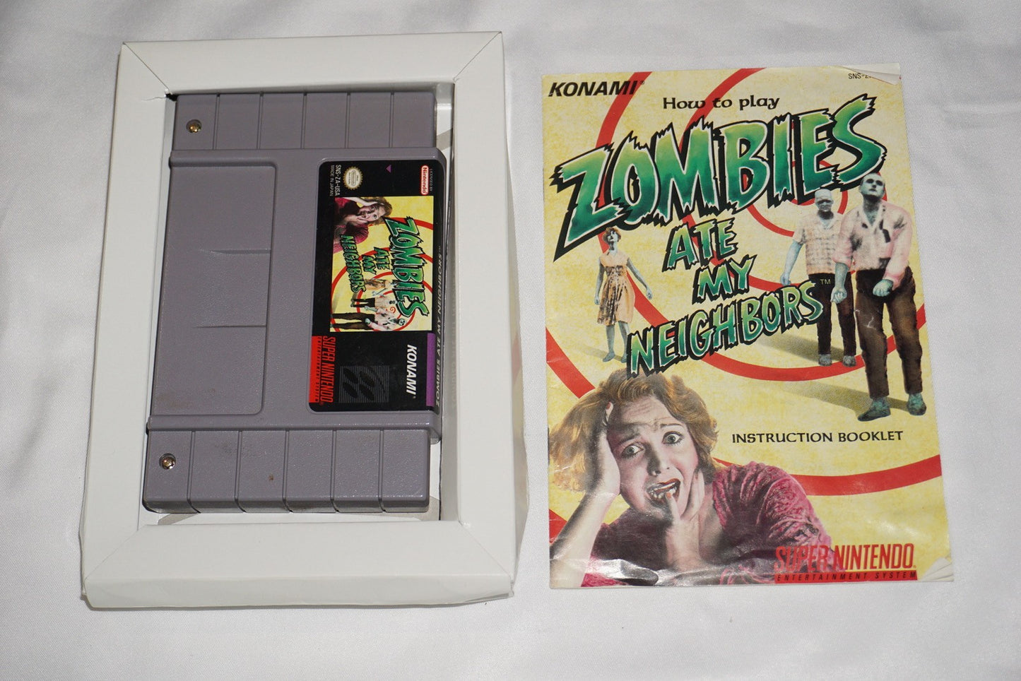 Zombies Ate My Neighbors (Super Nintendo SNES) Complete in Box CIB