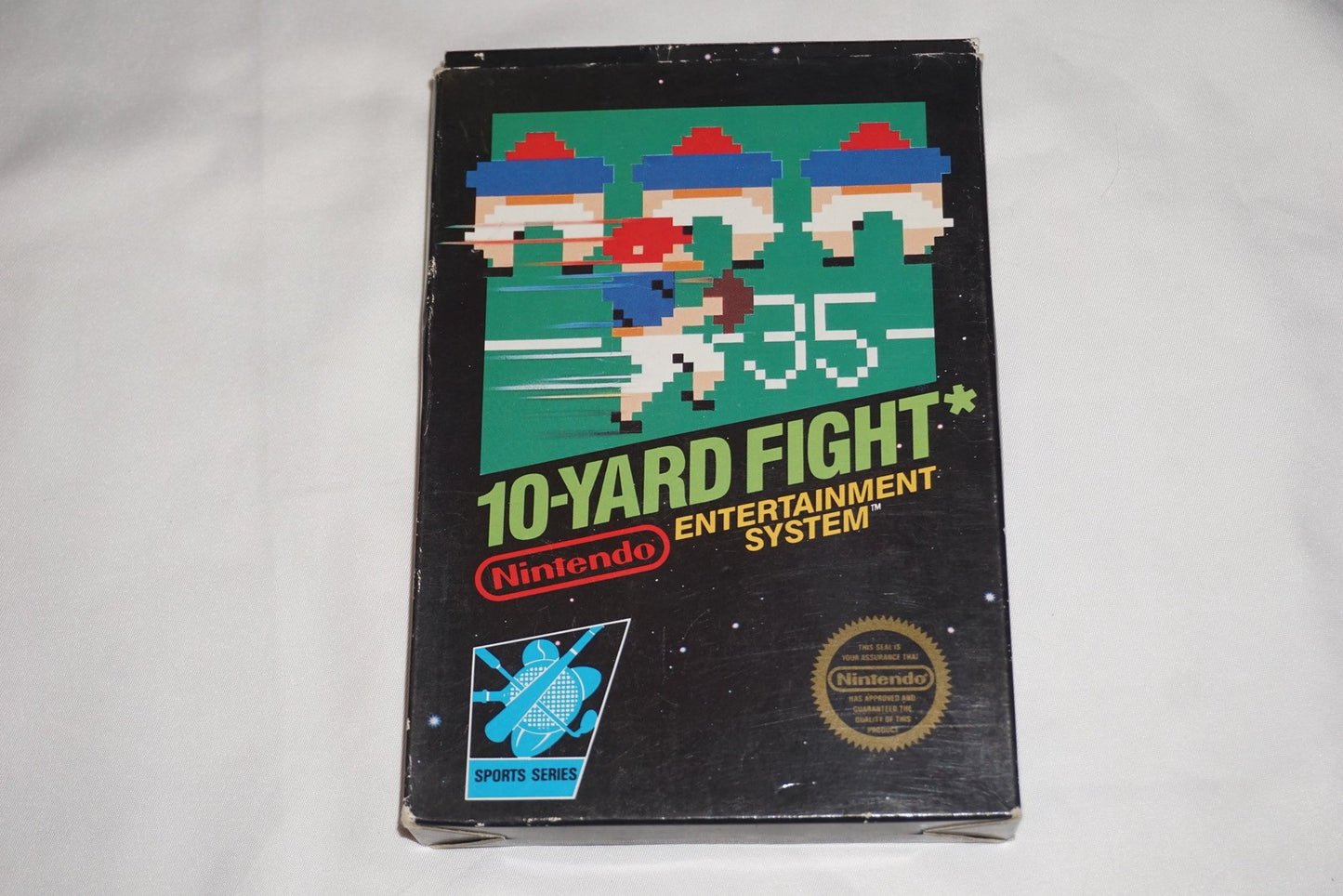 10 Yard Fight Hangtab 5 Screw (Nintendo NES) Complete in Box CIB
