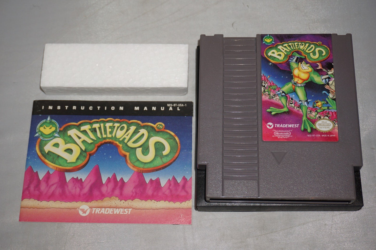 Battletoads (Nintendo NES) Complete in Box CIB