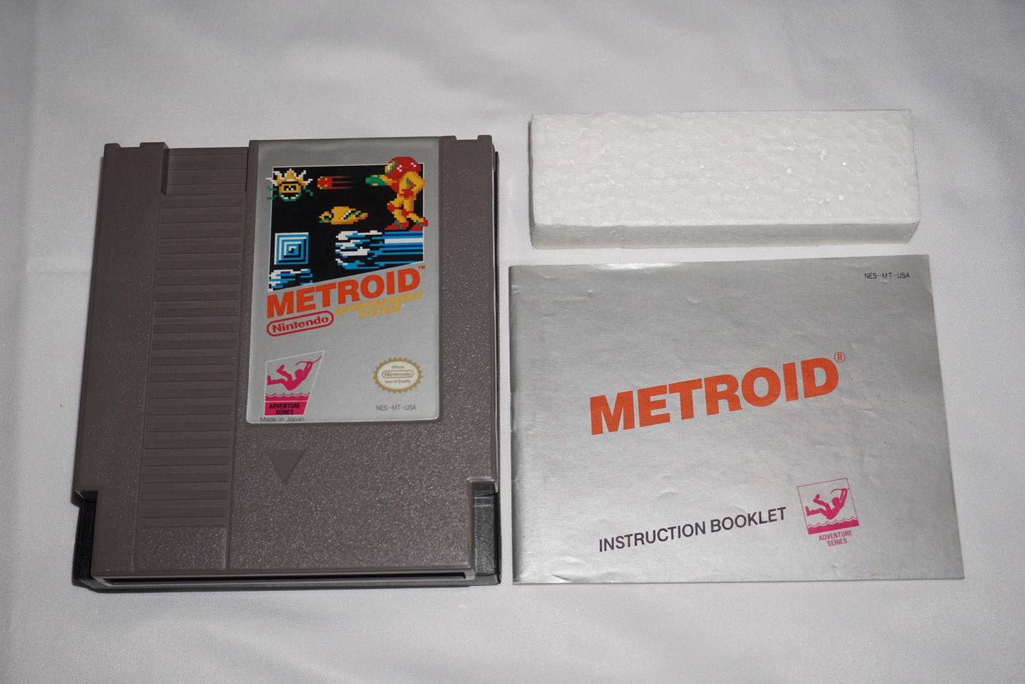 Metroid Silver (Nintendo NES) Complete in Box CIB