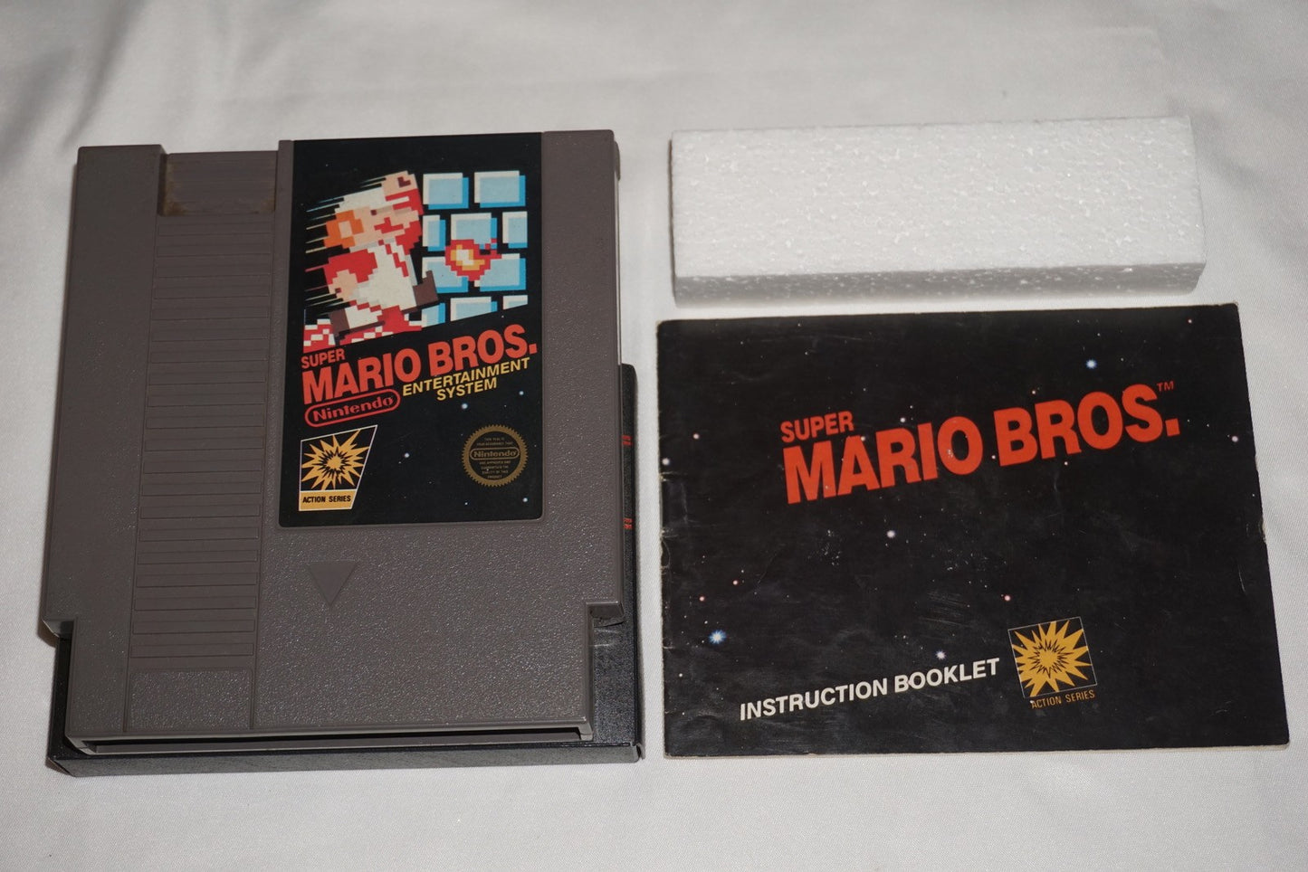 Super Mario Bros 5 Screw Hangtab (Nintendo NES) Complete in Box CIB