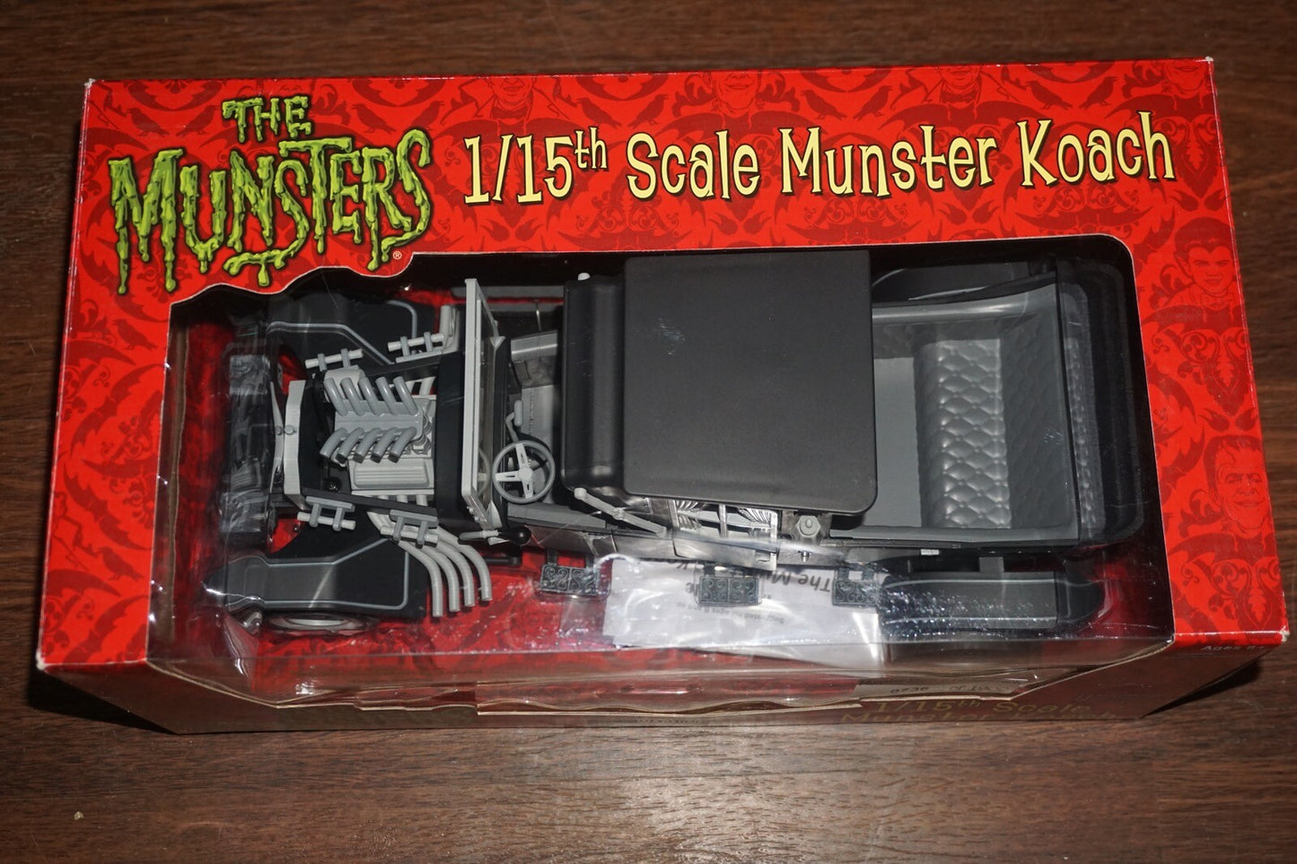 The Munsters 1/15th Scale Black & White Diamond Select Limited Koach Figure NEW