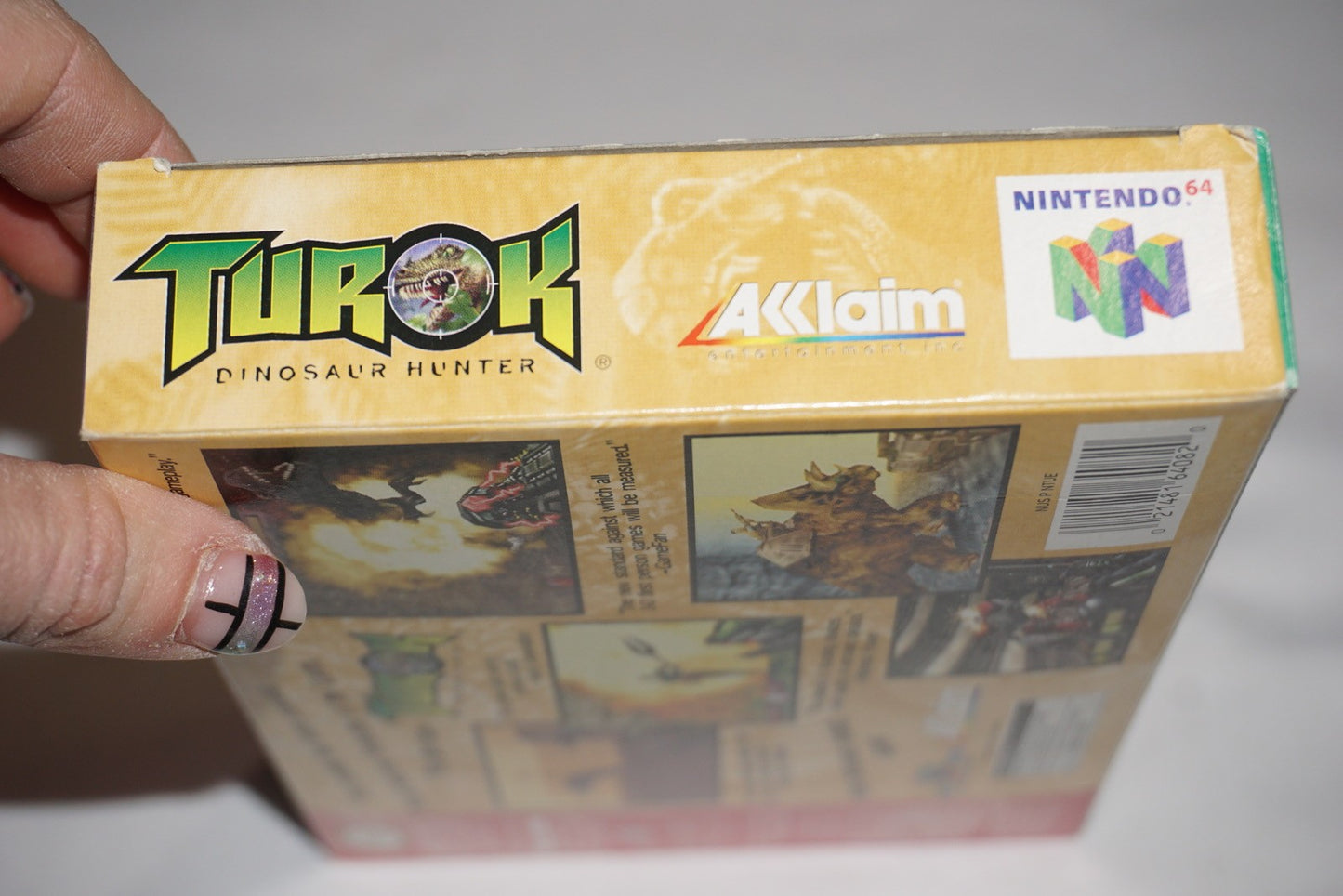 Turok Dinosaur Hunter (Nintendo 64 N64) Complete in Box w/ Reg Card CIB