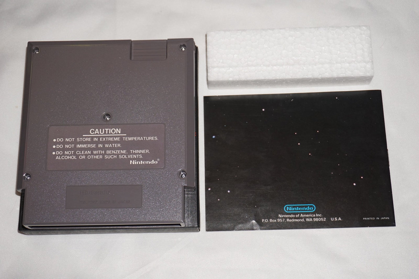 10 Yard Fight Hangtab 5 Screw (Nintendo NES) Complete in Box CIB