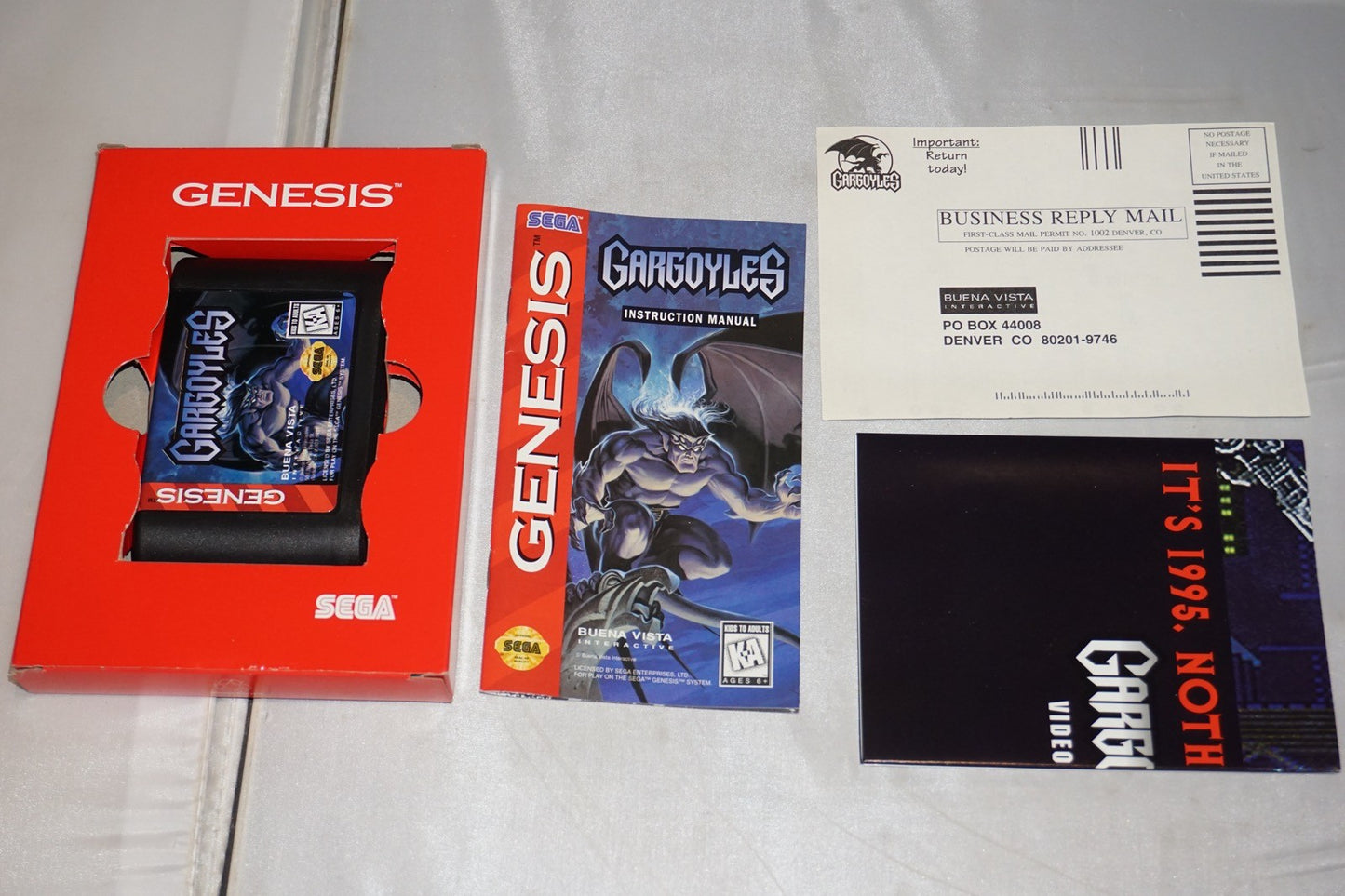 Gargoyles (Sega Genesis) Complete in Box w/ Reg Card Poster CIB