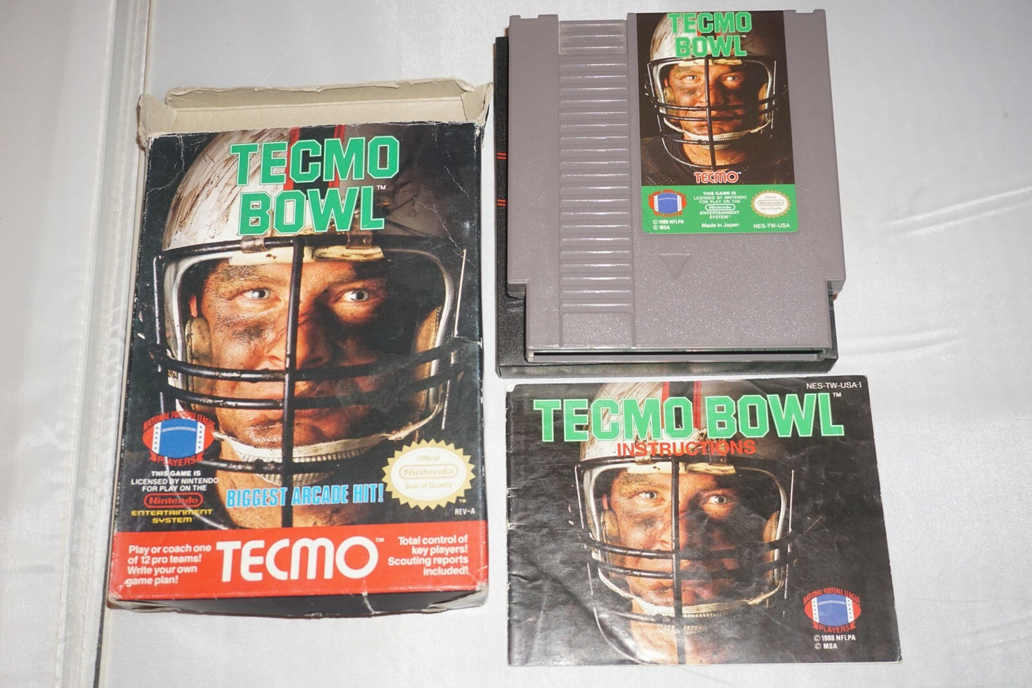 Tecmo Bowl (Nintendo NES) Complete in Box CIB #2
