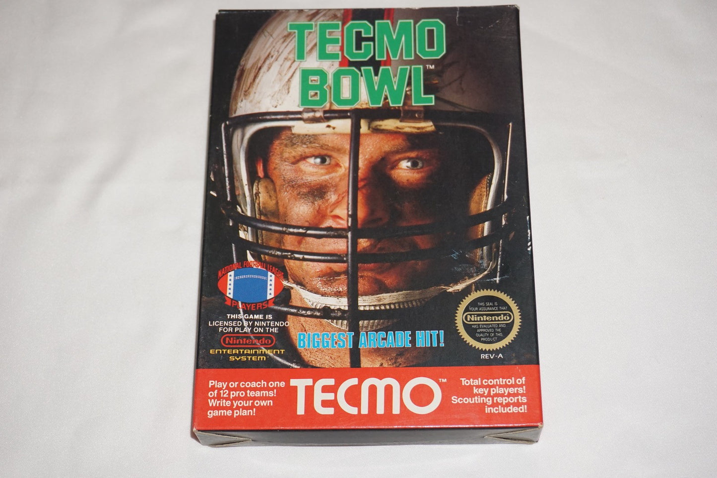 Tecmo Bowl (Nintendo NES) Complete in Box CIB