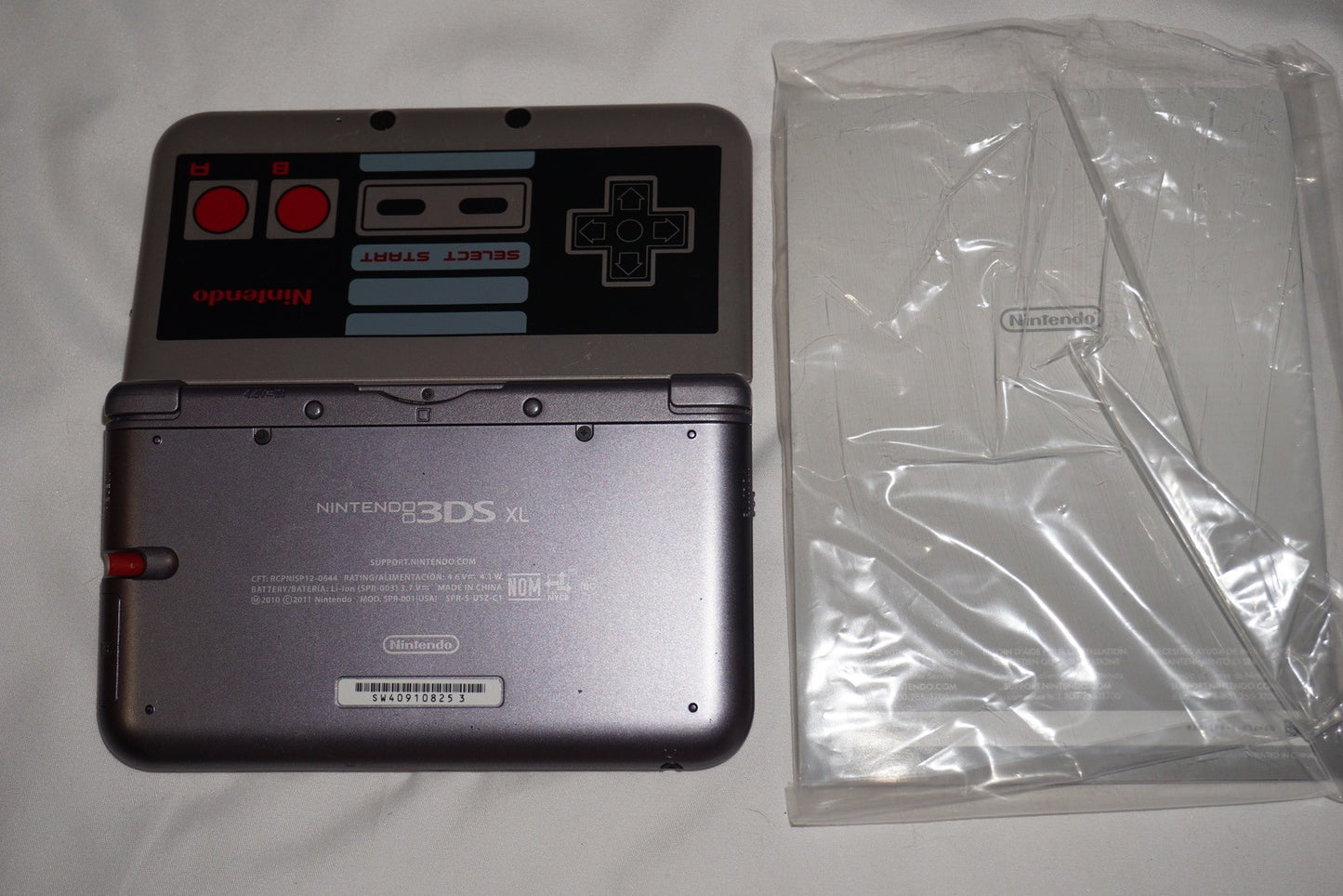 Retro NES Nintendo 3ds XL Console System Complete in Box CIB Tested