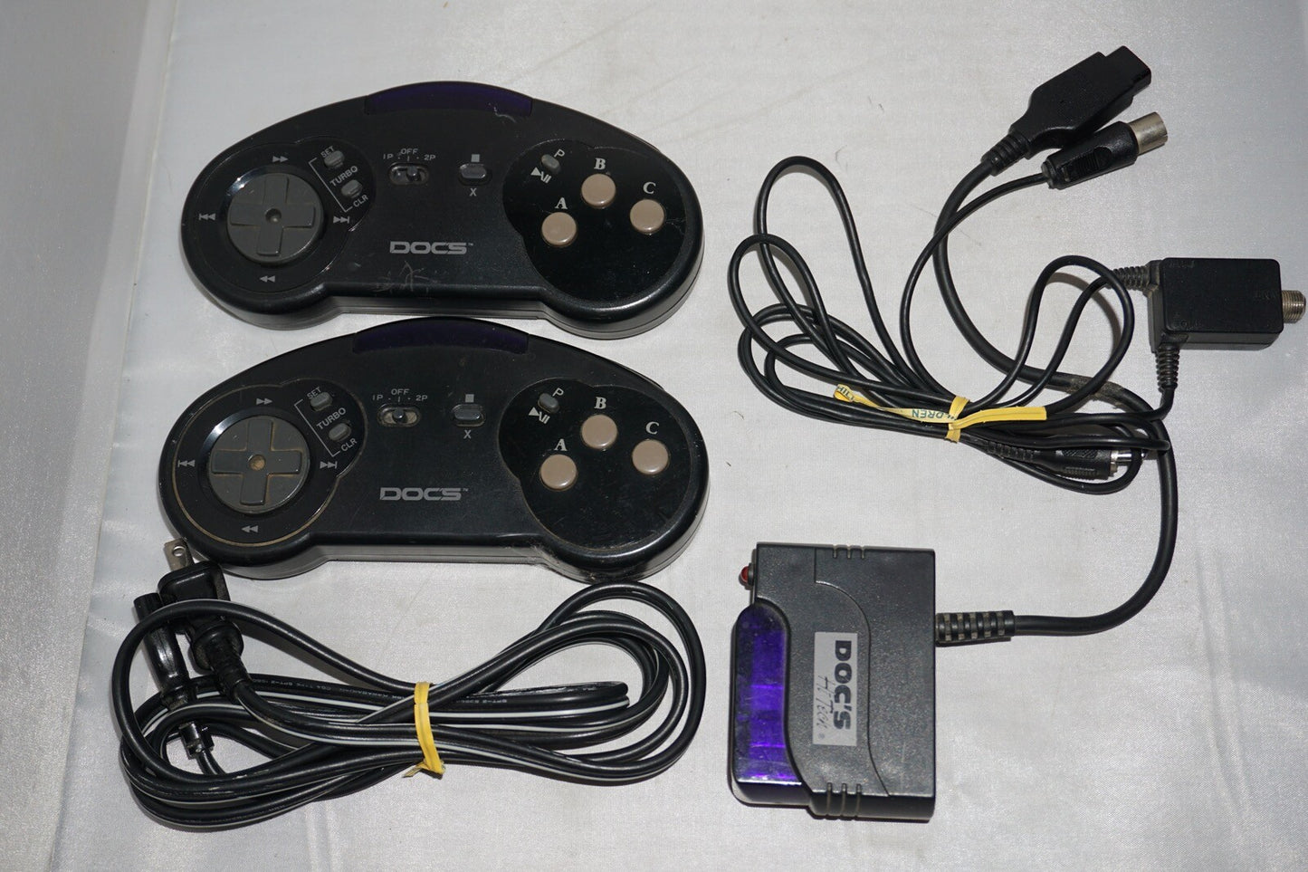 Pair of Docs Wireless Controller (Sega Genesis) 3 Button