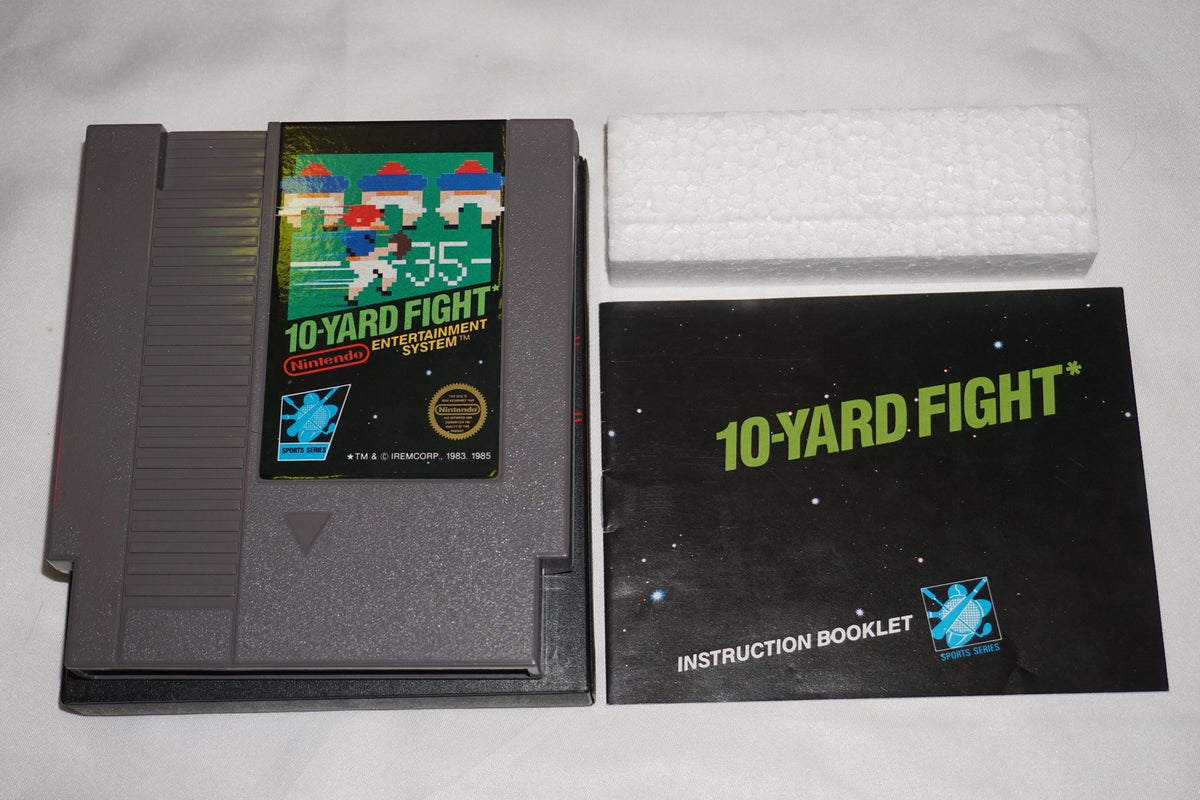 10 Yard Fight Hangtab 5 Screw (Nintendo NES) Complete in Box CIB