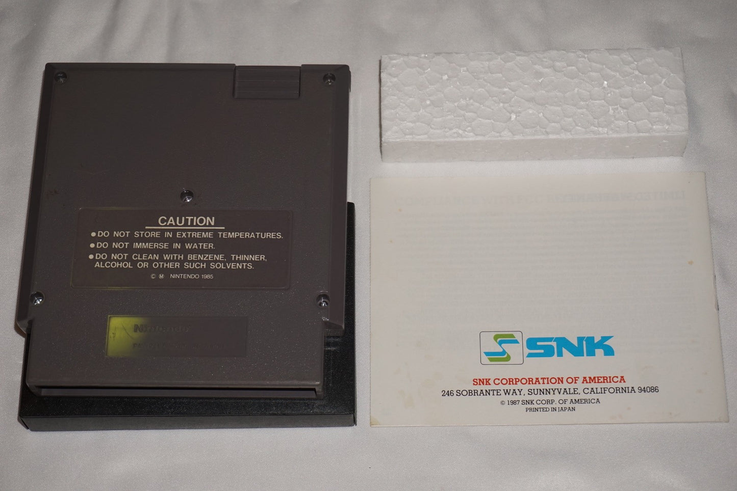 Ikari Warriors 1 Hangtab 5 Screw (Nintendo NES) Complete in Box CIB