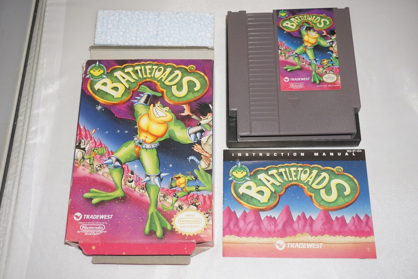 Battletoads (Nintendo NES) Complete in Box CIB #2