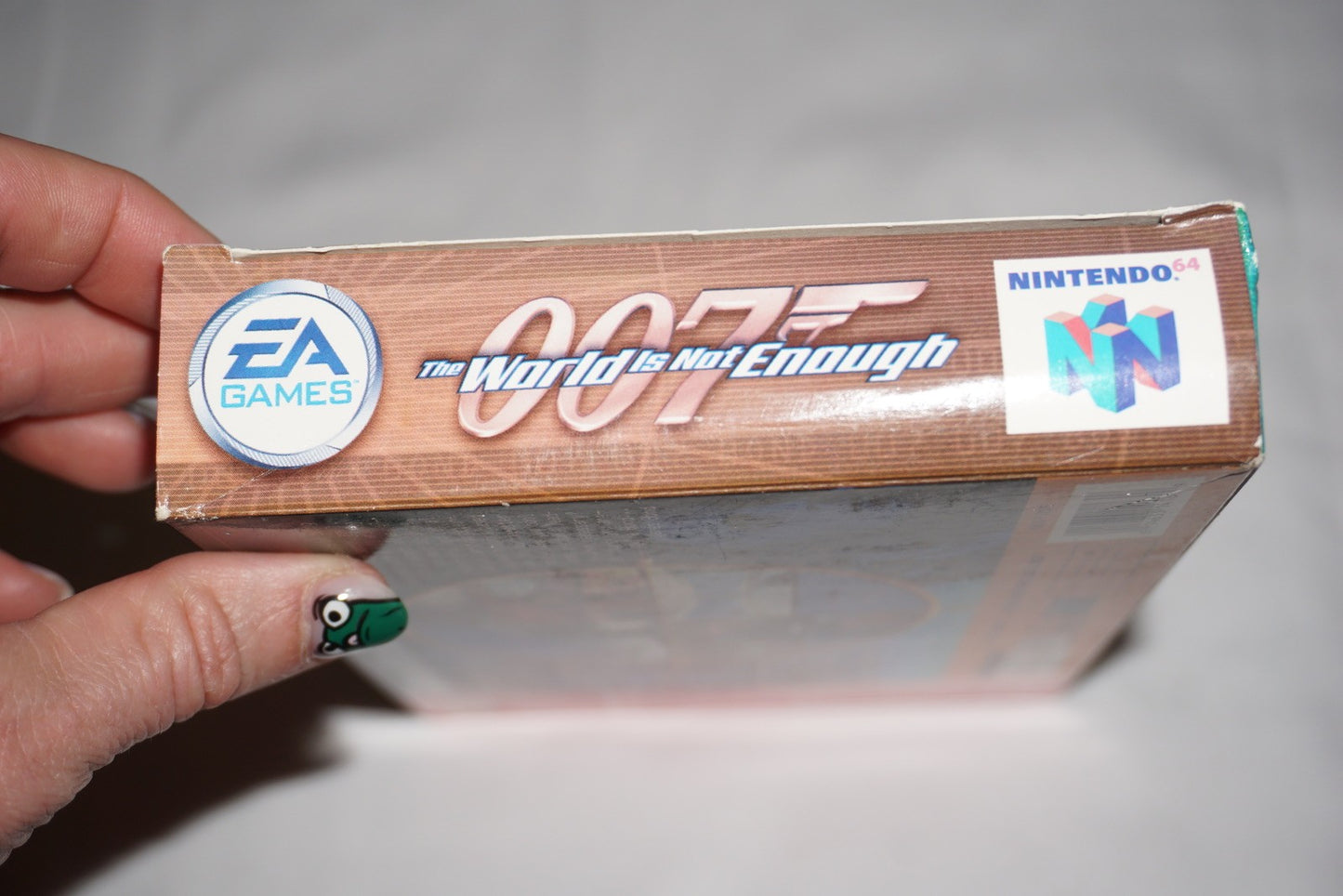 007 World in Not Enough (Nintendo 64 N64) Complete in Box w/ Reg CIB