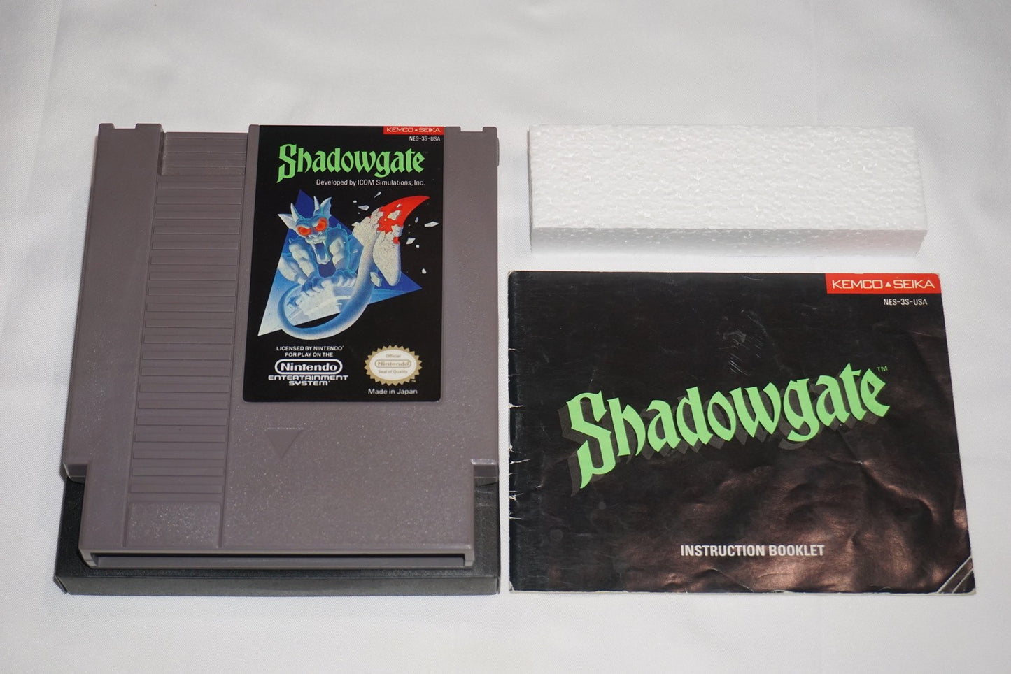 Shadowgate (Nintendo NES) Complete in Box CIB